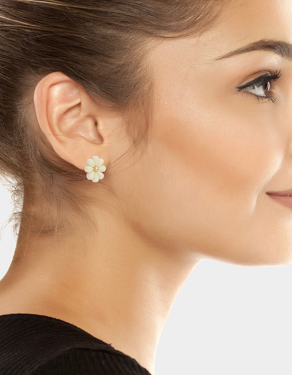DAISY STUD EARRINGS IVORY - Image 3